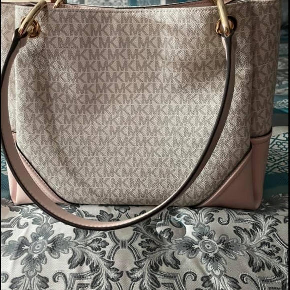 Michael kors handbag - Picture 3 of 5